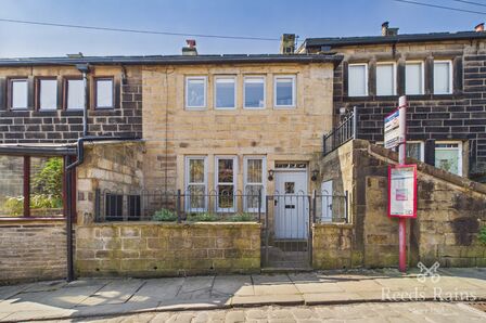 Smithwell Lane, 2 bedroom Mid Terrace House for sale, &pound;375,000