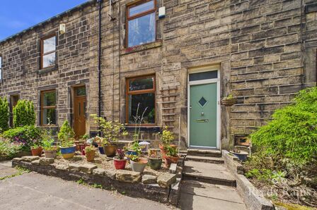 Rochdale Road, 2 bedroom Mid Terrace House for sale, &pound;175,000