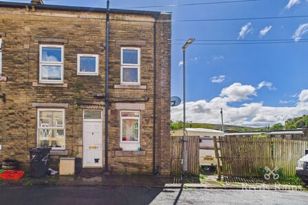 2 bedroom End Terrace House for sale