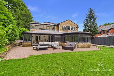 6 bedroom Detached House for sale