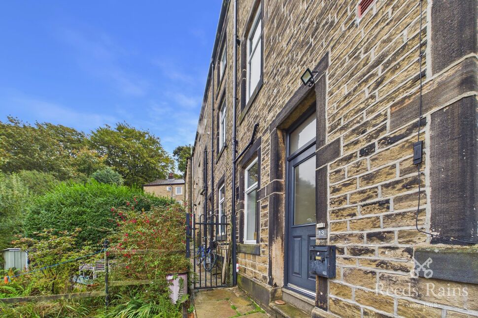 Main image of 2 bedroom Mid Terrace House to rent, Back Longfield Road, Todmorden, West Yorkshire, OL14