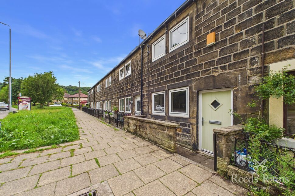 2 bedroom Mid Terrace House for sale