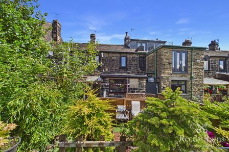 2 bedroom Mid Terrace House for sale