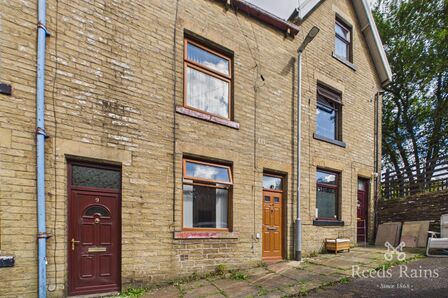 Roy Street, 3 bedroom Mid Terrace House for sale, &pound;115,000