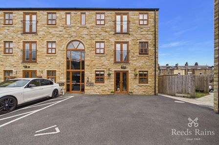 Mill Bank Close, 2 bedroom Flat for sale, &pound;250,000