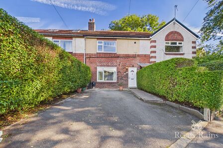 2 bedroom Mid Terrace House for sale