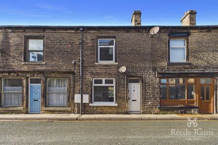 2 bedroom Mid Terrace House for sale