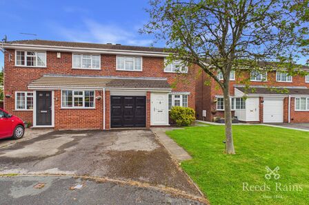 3 bedroom Semi Detached House to rent