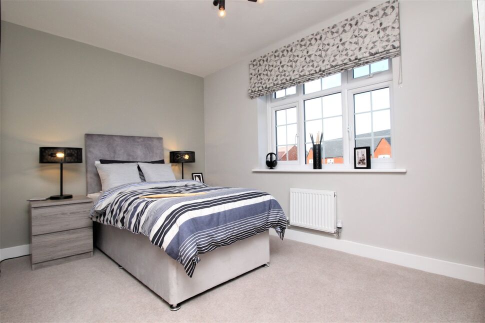 4 bedroom Semi Detached House for sale, Fieldfare Way, CW11 £374,000