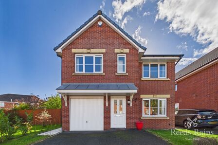 4 bedroom Detached House to rent