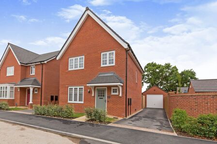 Cowslip Road, 4 bedroom Detached House to rent, £1,550 pcm
