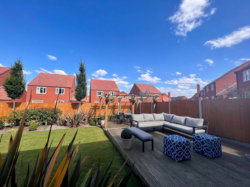 4 bedroom Detached House for sale, Merelake Way, Sandbach, CW11 £427,000