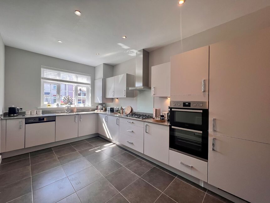 4 bedroom Detached House for sale, Merelake Way, Sandbach, CW11 £427,000