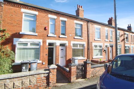 Timbrell Avenue, 2 bedroom Mid Terrace House to rent, £695 pcm