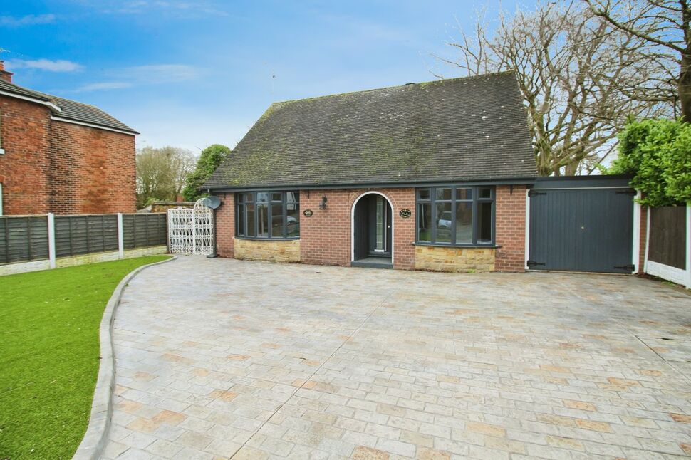 4 bedroom Semi Detached House for sale, Fieldfare Way, CW11 £374,000