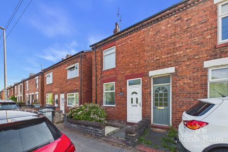 Booth Lane, 3 bedroom Semi Detached House to rent, &pound;950 pcm