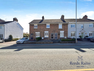 2 bedroom Mid Terrace House for sale