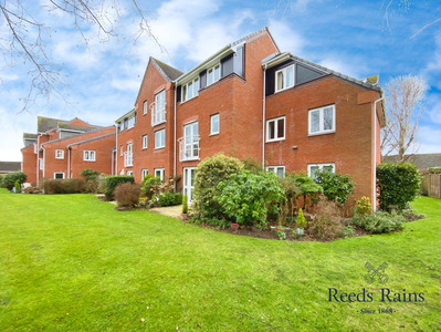 Parkway, 2 bedroom  Flat for sale, £150,000