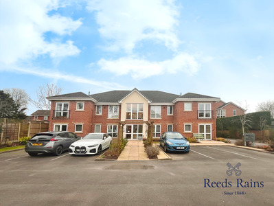 Cricketers Way, 2 bedroom  Flat for sale, £145,000