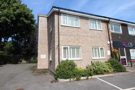 Main Road, 2 bedroom  Flat for sale, £150,000
