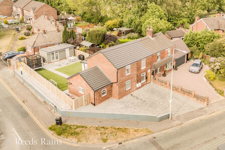 4 bedroom Semi Detached House for sale