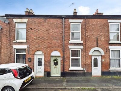 2 bedroom Mid Terrace House for sale