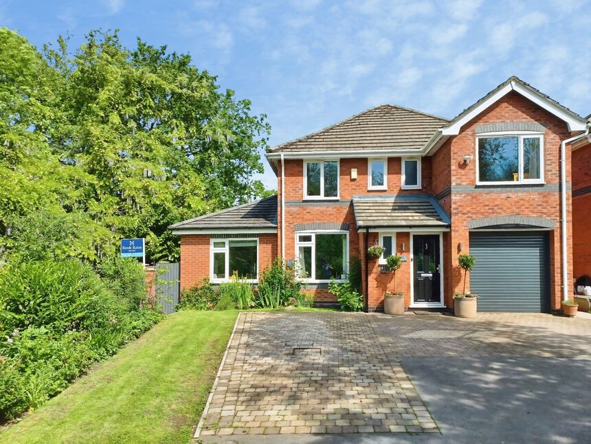 Main image of 4 bedroom Detached House for sale, Lochmaben Close, Holmes Chapel, Cheshire, CW4