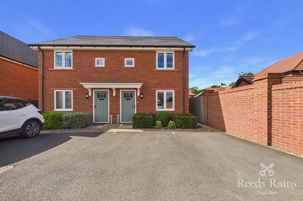 2 bedroom Semi Detached House for sale