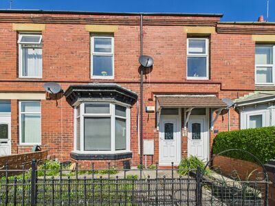 Croxdale Terrace, 2 bedroom  Flat to rent, £750 pcm