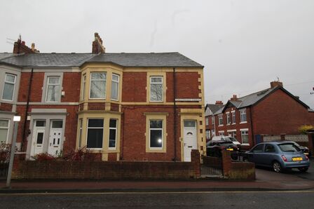Chesterwood Terrace, 2 bedroom  Flat to rent, £695 pcm