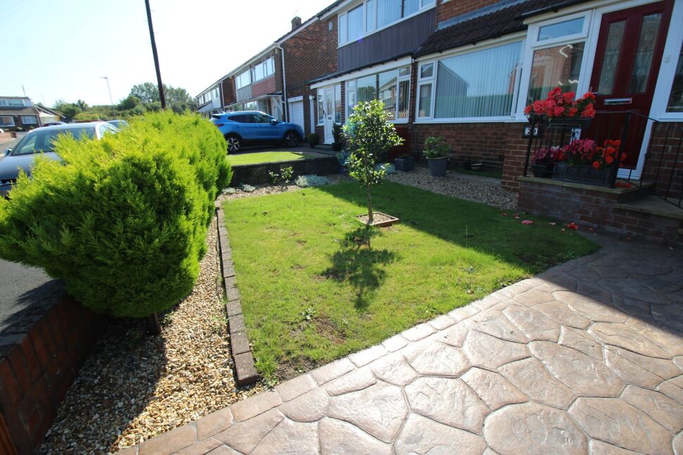 4 bedroom Semi Detached House for sale, Gullane Close, Bill Quay, NE10