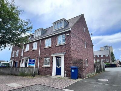 Palmer Walk, 3 bedroom End Terrace House for sale, &pound;165,000
