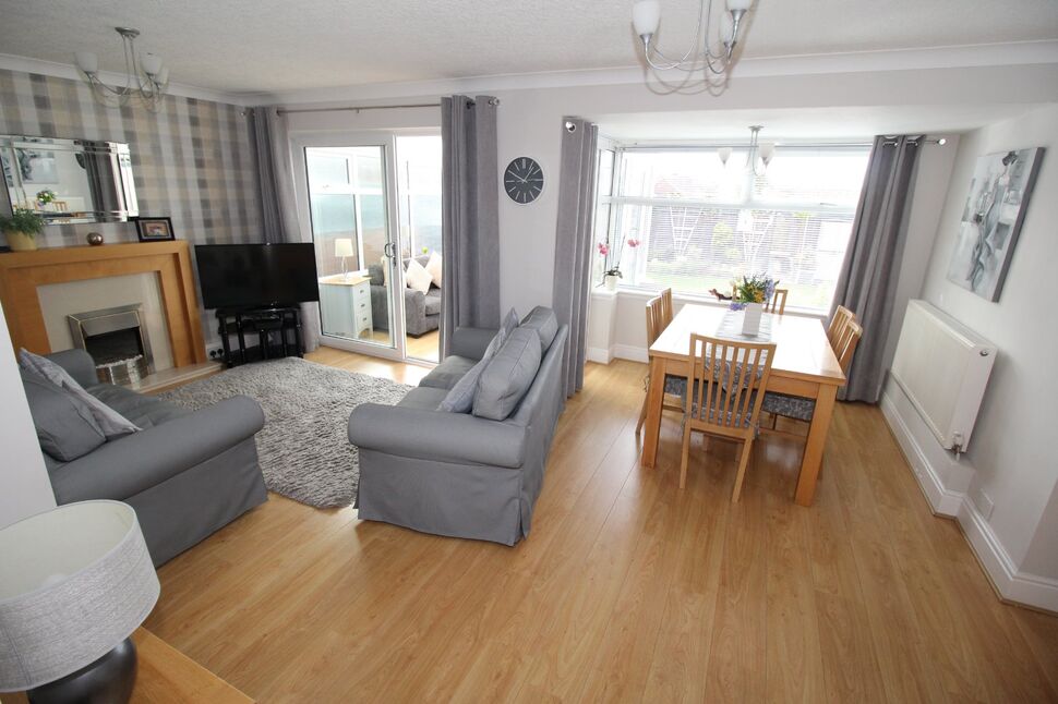 4 bedroom Semi Detached House for sale, Embleton Road, Bill Quay, NE10