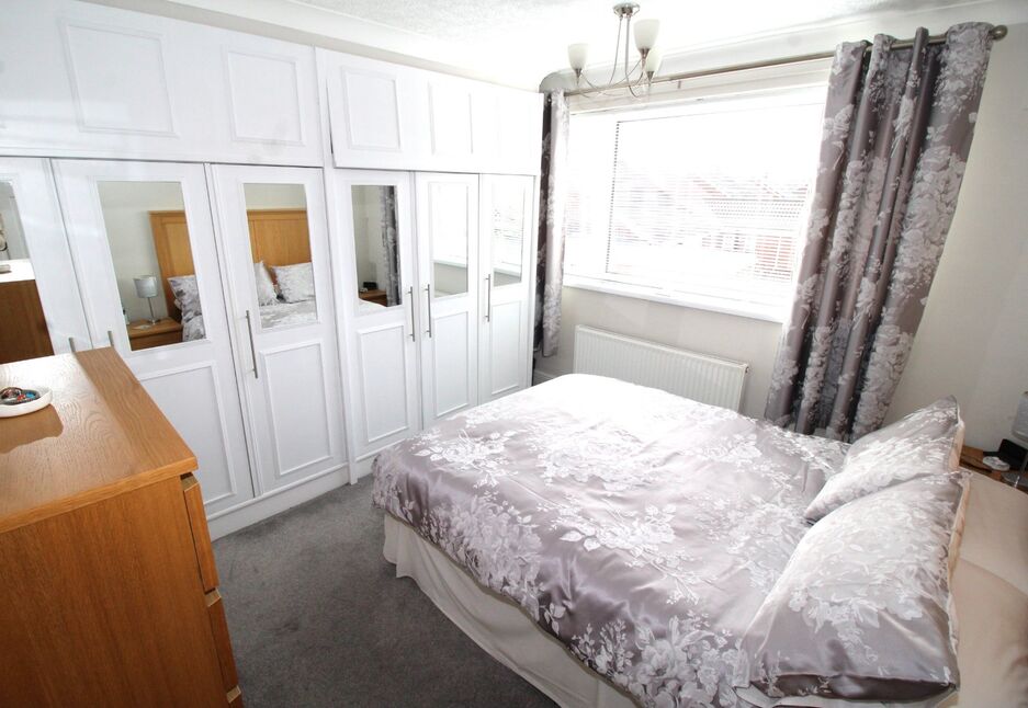 4 bedroom Semi Detached House for sale, Embleton Road, Bill Quay, NE10