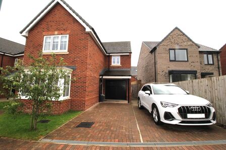 Goldcrest Way, 3 bedroom Detached House to rent, &pound;1,350 pcm