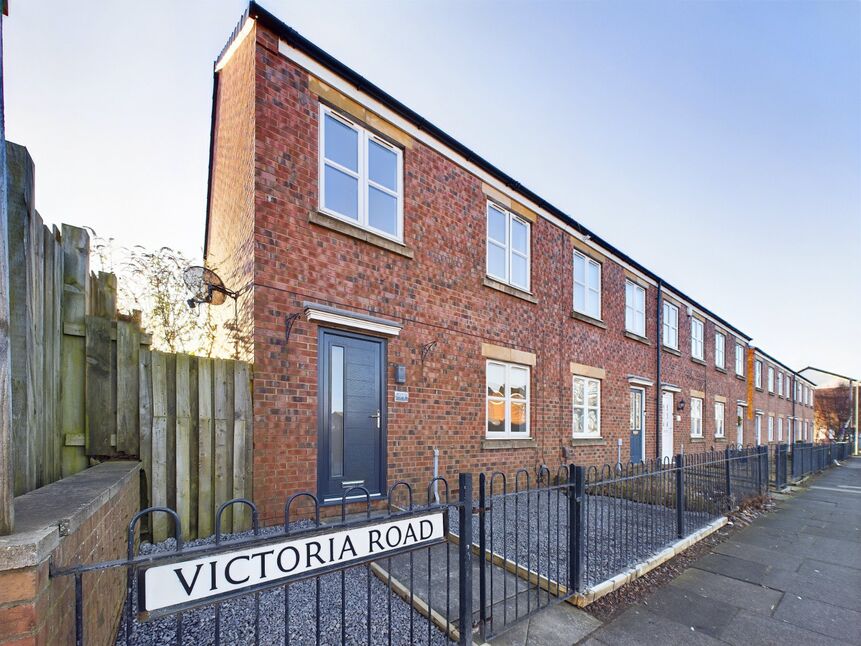 Main image of 3 bedroom End Terrace House to rent, Victoria Road, South Shields, Tyne and Wear, NE33