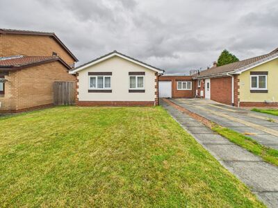 North Drive, 2 bedroom Link Detached Bungalow for sale, £200,000