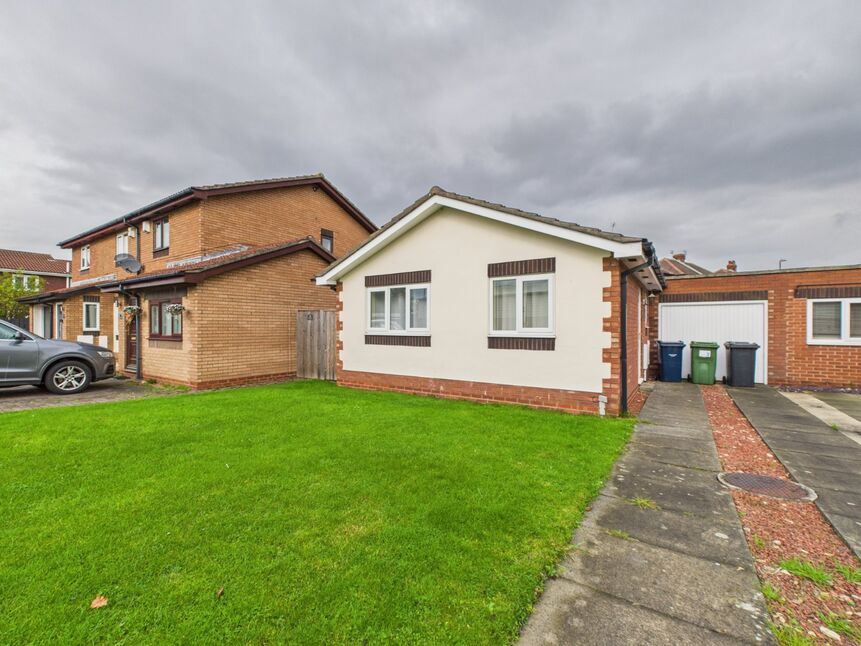 Main image of 2 bedroom Link Detached Bungalow for sale, North Drive, Hebburn, Tyne and Wear, NE31