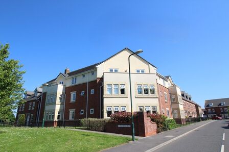 Olwen Drive, 2 bedroom  Flat to rent, £675 pcm