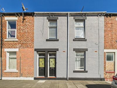 Russell Street, 1 bedroom  Flat for sale, £62,500