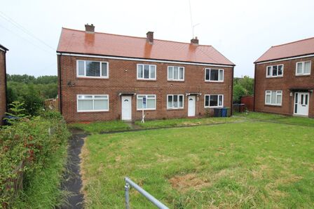 1 bedroom Semi Detached Flat to rent