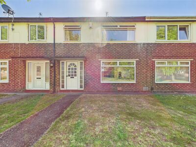 3 bedroom Mid Terrace House for sale