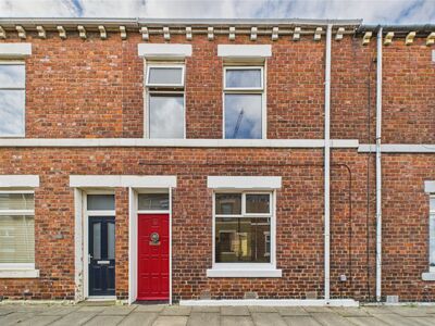 3 bedroom Mid Terrace House for sale