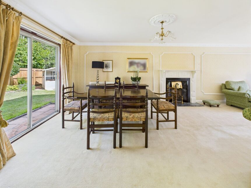 Lounge / Dining Room