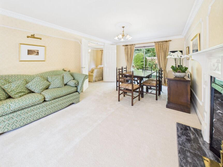 Lounge / Dining Room