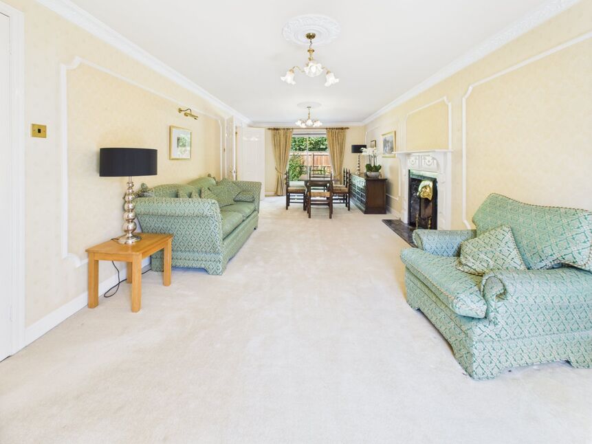 Lounge / Dining Room