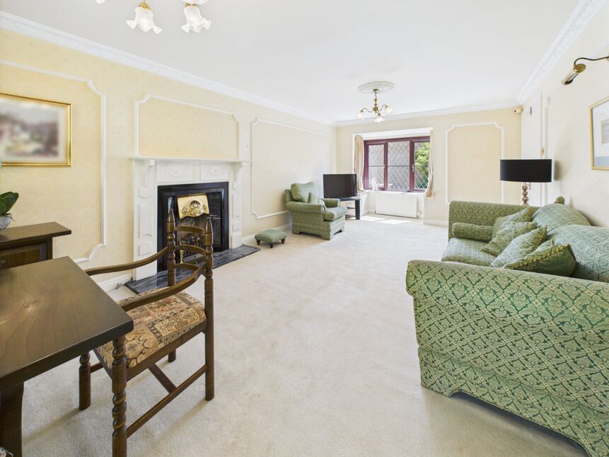Lounge / Dining Room
