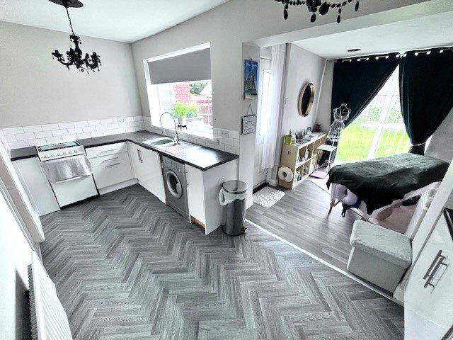 Kitchen / Dining Room(L-Shaped)