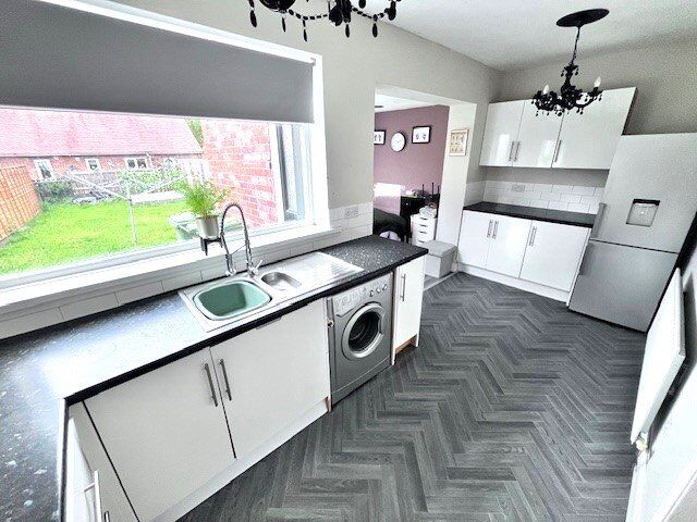 Kitchen / Dining Room(L-Shaped)