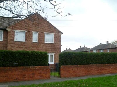 Grosvenor Crescent, 2 bedroom  Flat to rent, £650 pcm